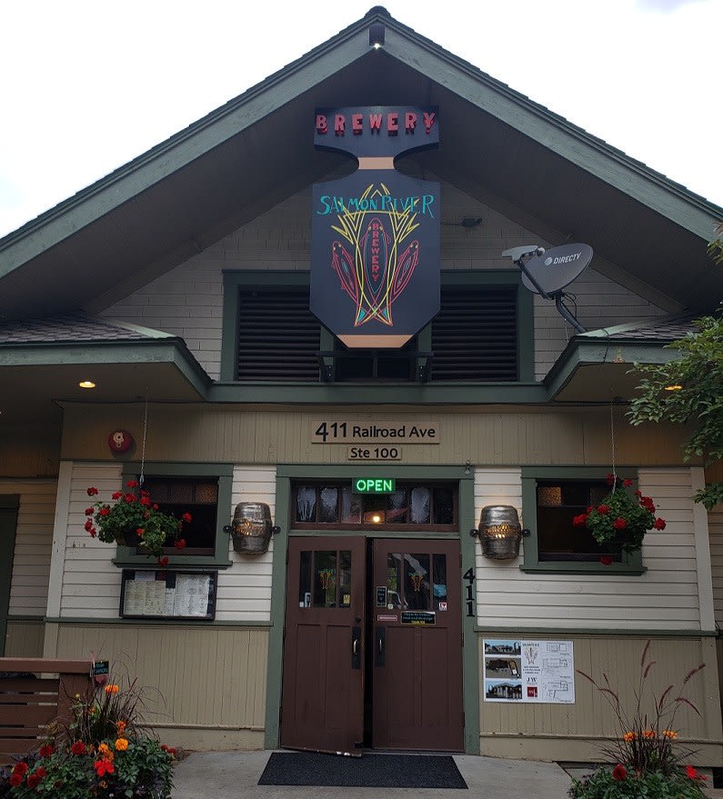 Salmon River Brewery: Craft Suds and Mountain Views #Visitidaho