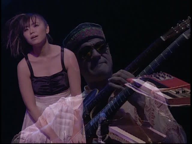 Hiromi's Sonicbloom: What an incredible band! This 2007 live performance is top notch