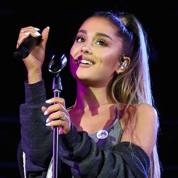 Ariana Grande Went Out Without Engagement Ring From Pete Davidson