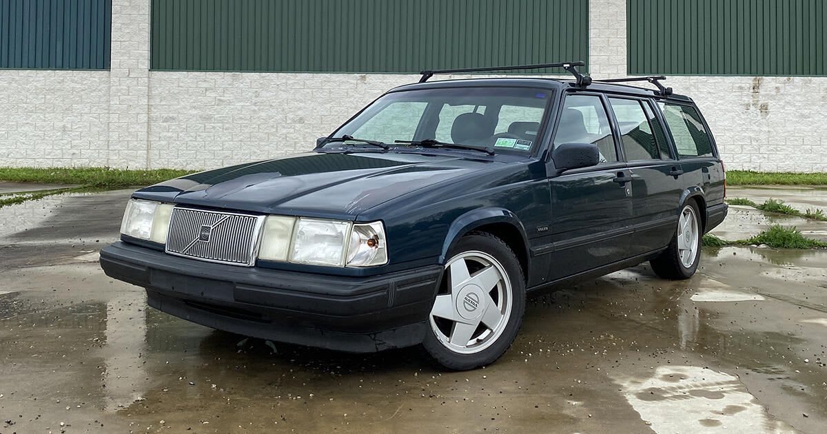 Daniel Golson's 1994 Volvo 940 Turbo wagon is both terrible and amazing - Roadshow