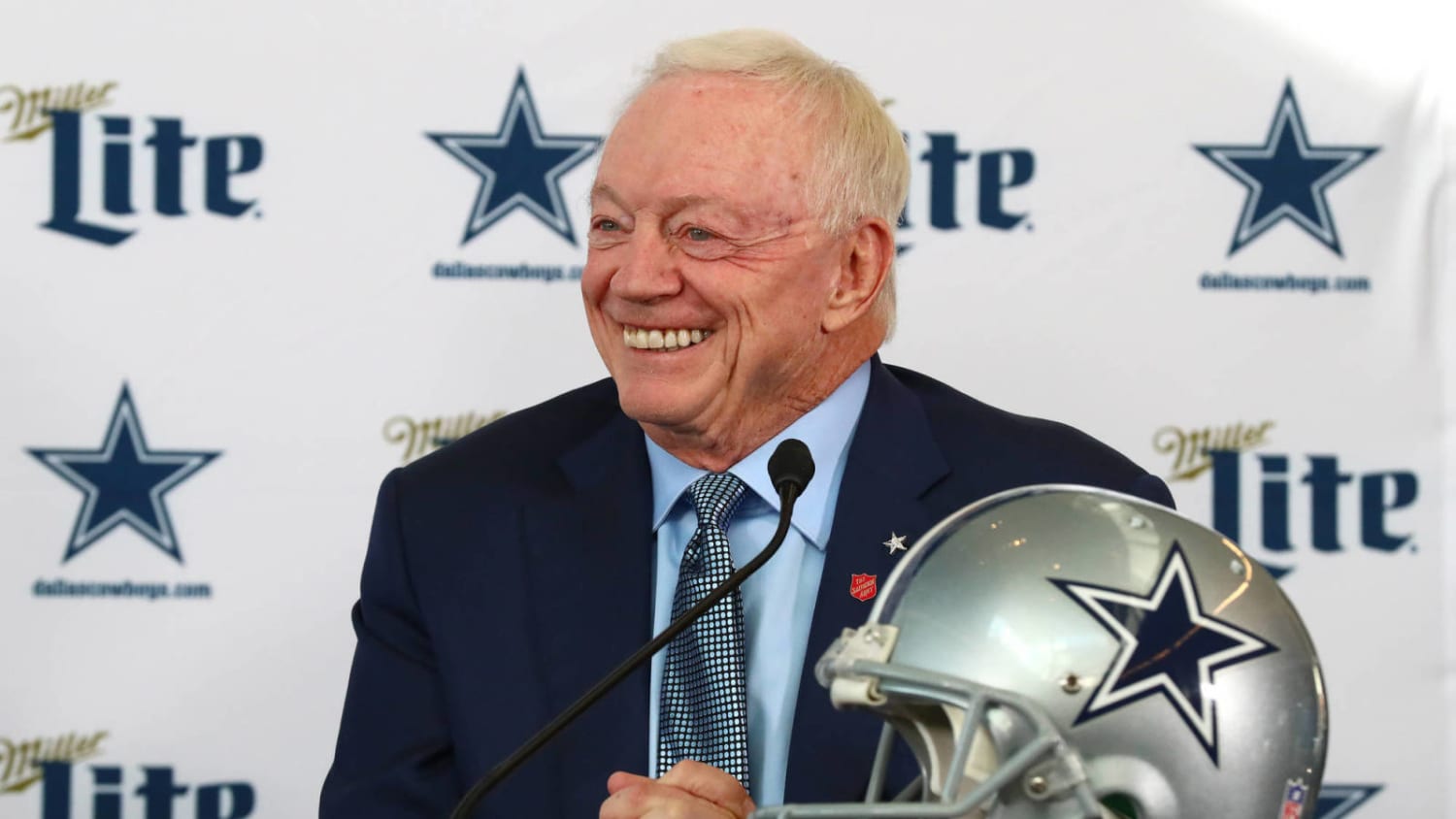 Cowboys remain world's most valuable sports franchise at $5.7 billion