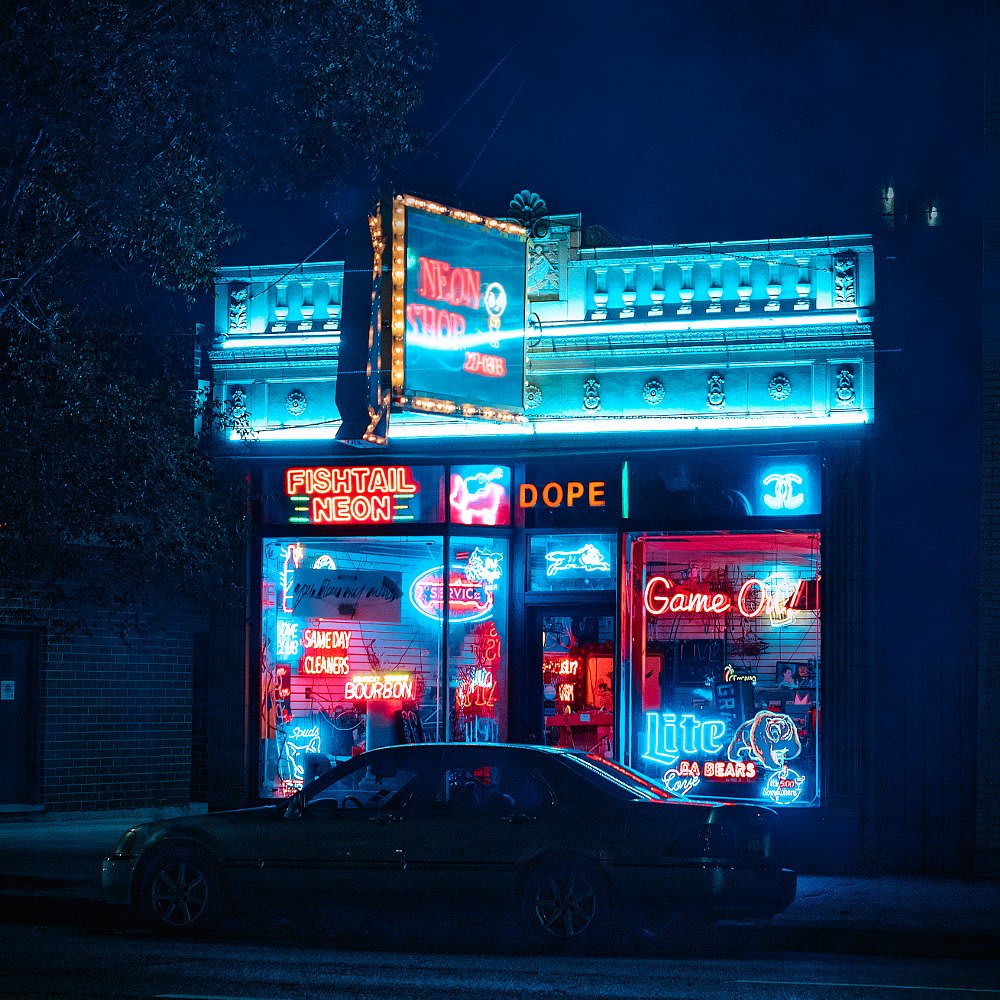 'Neon Shop' by Rene Chaffins ⁣ ⁣ 50mm | ƒ/4 | 1/250s | ISO 640⁣ ------------⁣ https://t.co/TPgqqcyJTf⁣ ⁣