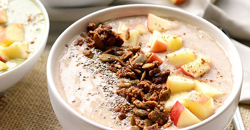 This Apple Pie Smoothie Bowl Lets You Have Dessert for Breakfast