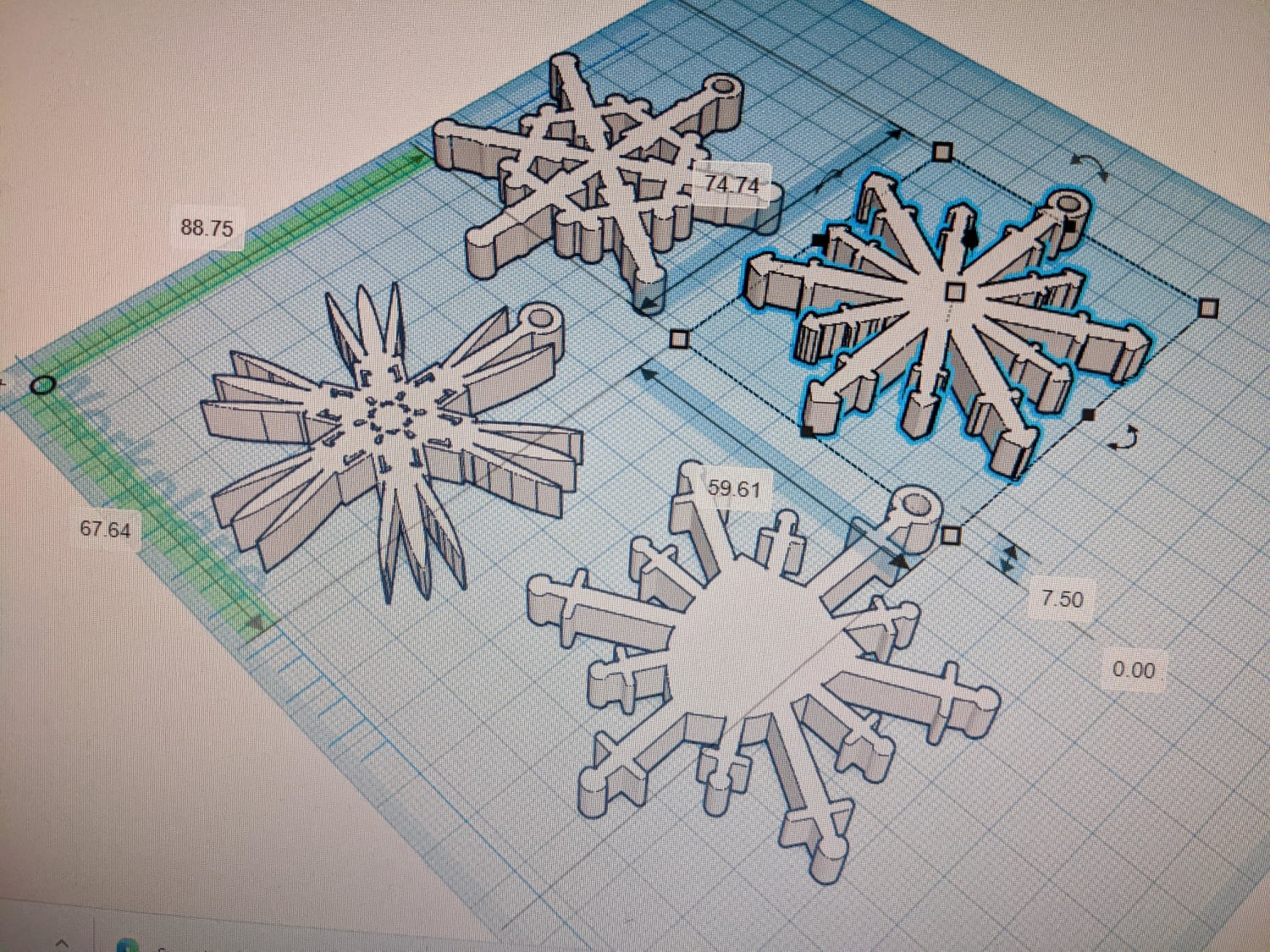 I'm making weapon-themed snowflakes for my Christmas tree and nobody can stop me.