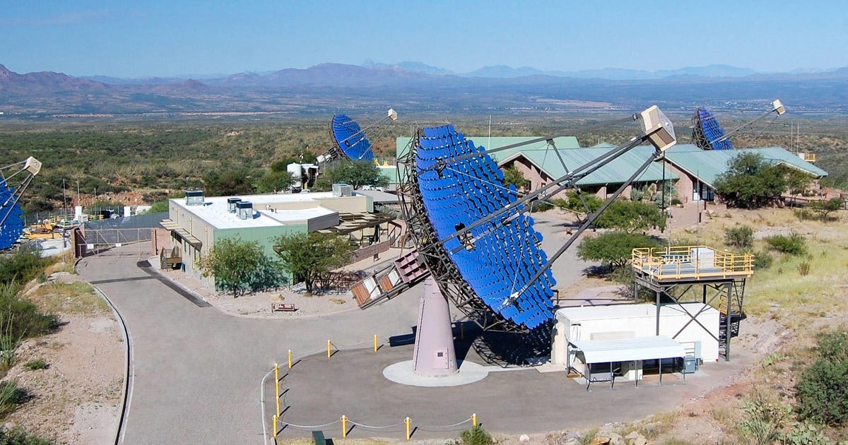 Veritas telescopes could help detect alien chitchat by joining the Breakthrough Listen project
