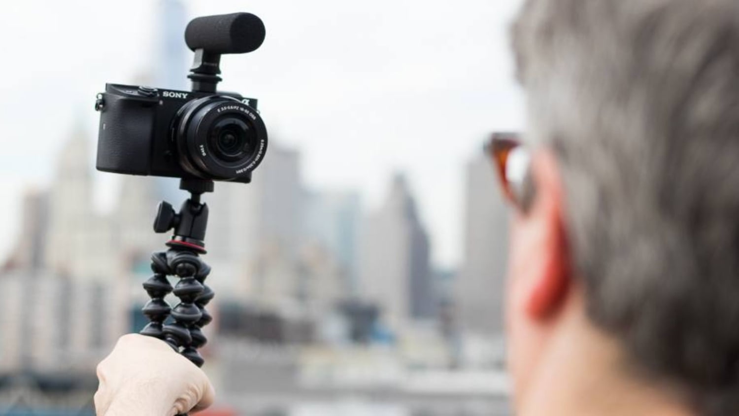 Best Cheap and Effective vlogging camera for beginners 2020