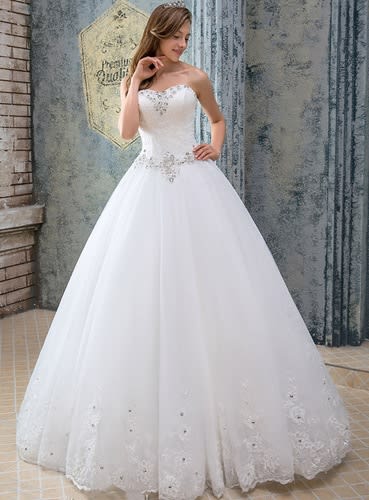 Classy Sweetheart Lace Ball Gown Wedding Dress