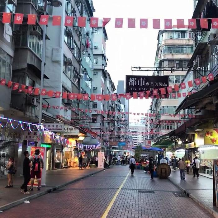 Souvenirs and Gifts to Buy in Hong Kong