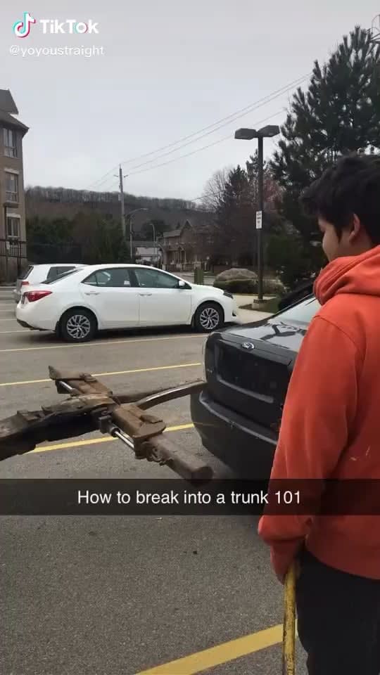 How to open a stuck trunk.