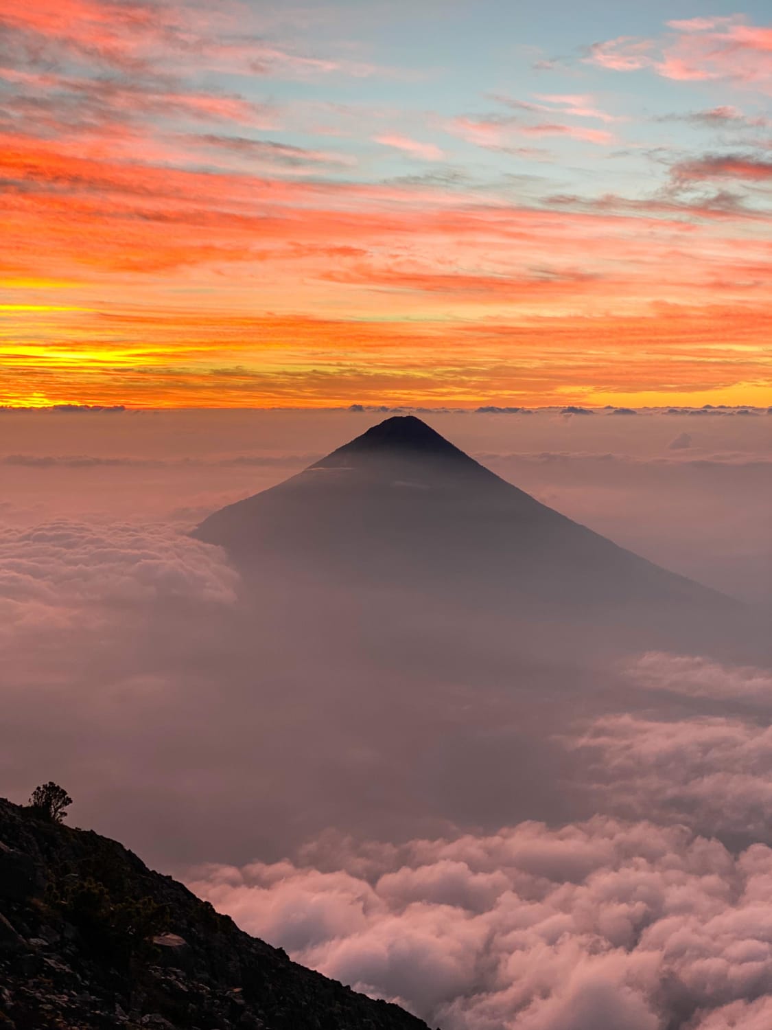 One of the most beautiful sunrises I have ever seen. This was taken from the top of the Acatenango Volcano in Guatemala 🌋. Where have you seen the best sunrise?