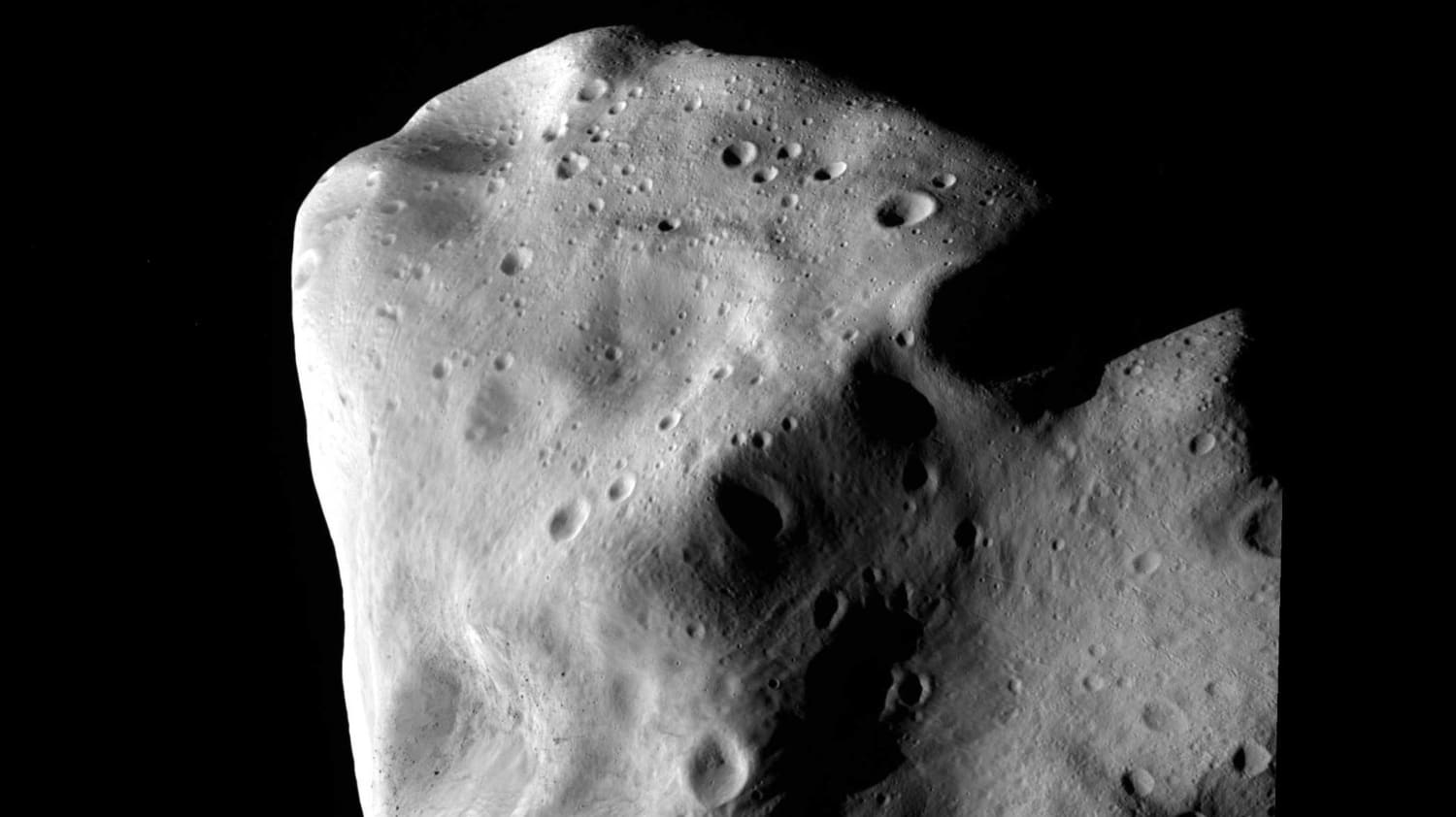 Mark Your Calendars: An Enormous Asteroid Will Fly Past Earth on April 13, 2029