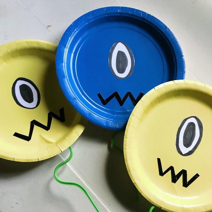 Paper Plate Monster Halloween Yard Decorations