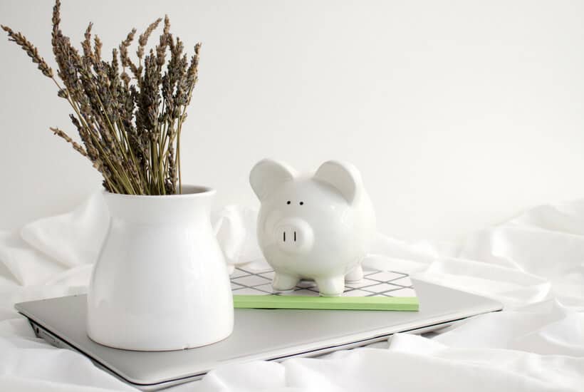 Frugal Living: 10 Effortless Tips You Need To Know | Plan. Save. Play.