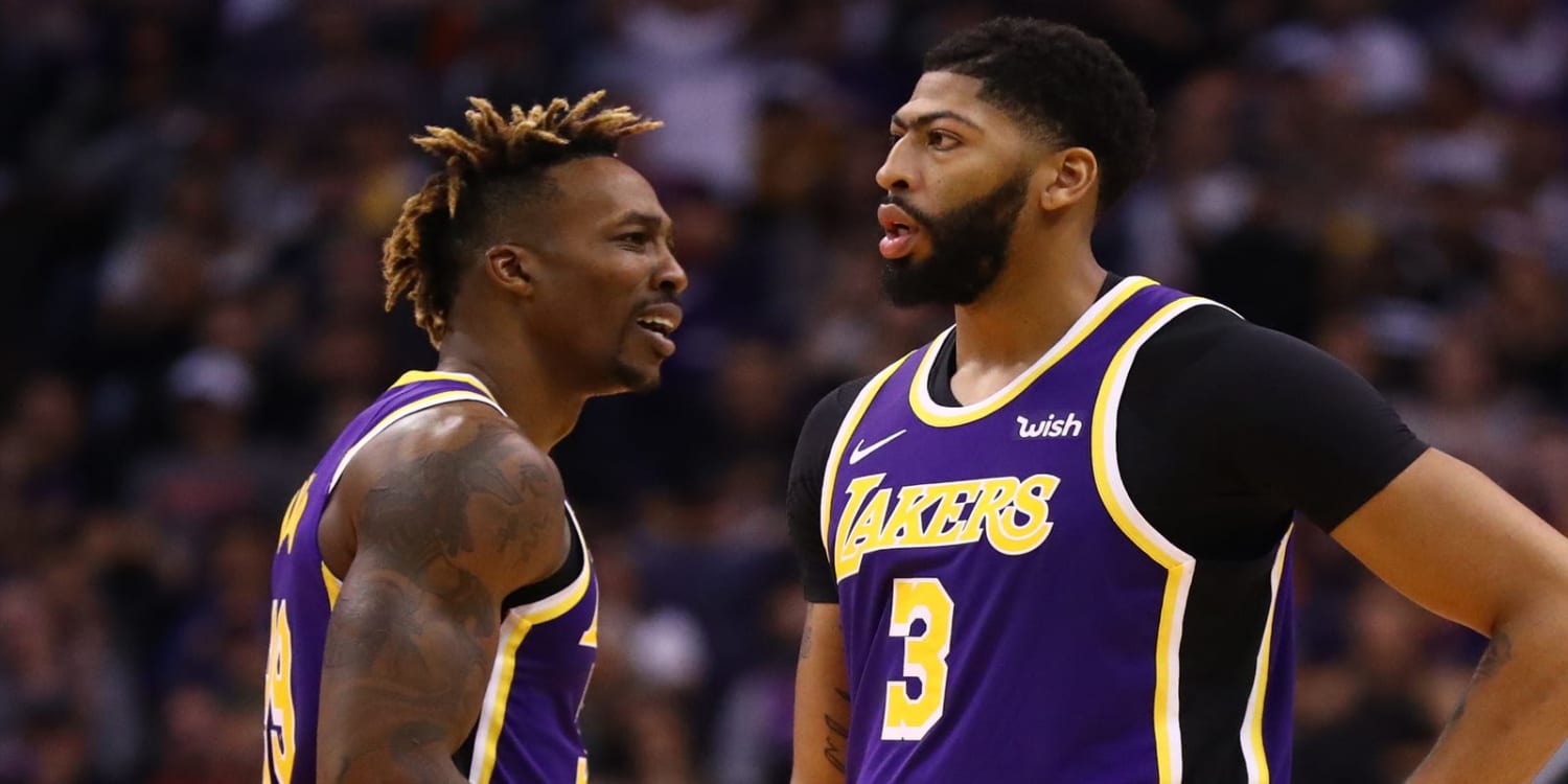 Lakers' Anthony Davis, Dwight Howard get into altercation on bench during timeout