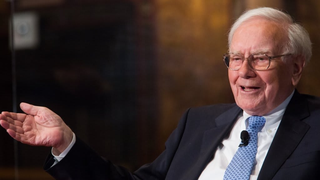 Warren Buffett Says This Popular Career Advice Is Wrong and Makes No Sense. It's Like 'Saving Up Sex for Your Old Age.'
