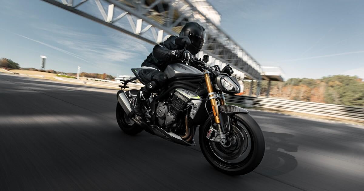 2021 Triumph Speed Triple RS 1200 offers race-ready hardware in a road-friendly package