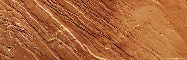 The Ascuris Planum plateau on Mars sculpted by important geological processes