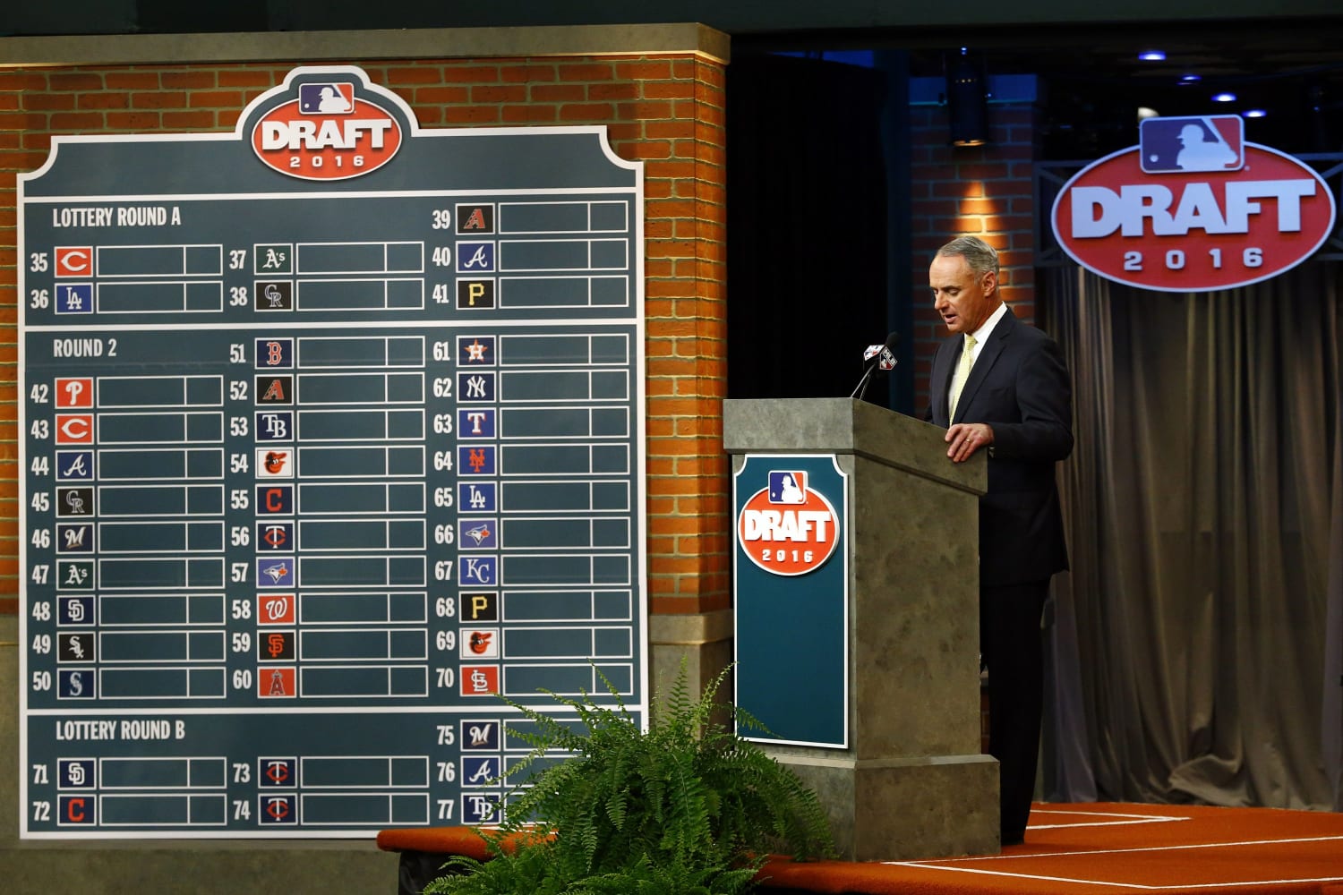 Shortened MLB amateur draft to remain at New Jersey studio