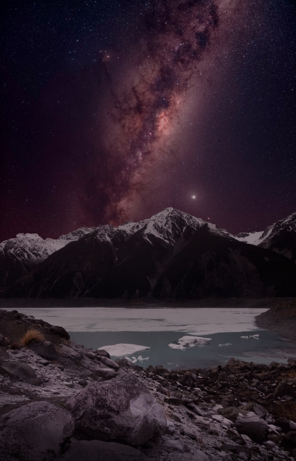 Some Milky Way action from Tasman Lake, NZ