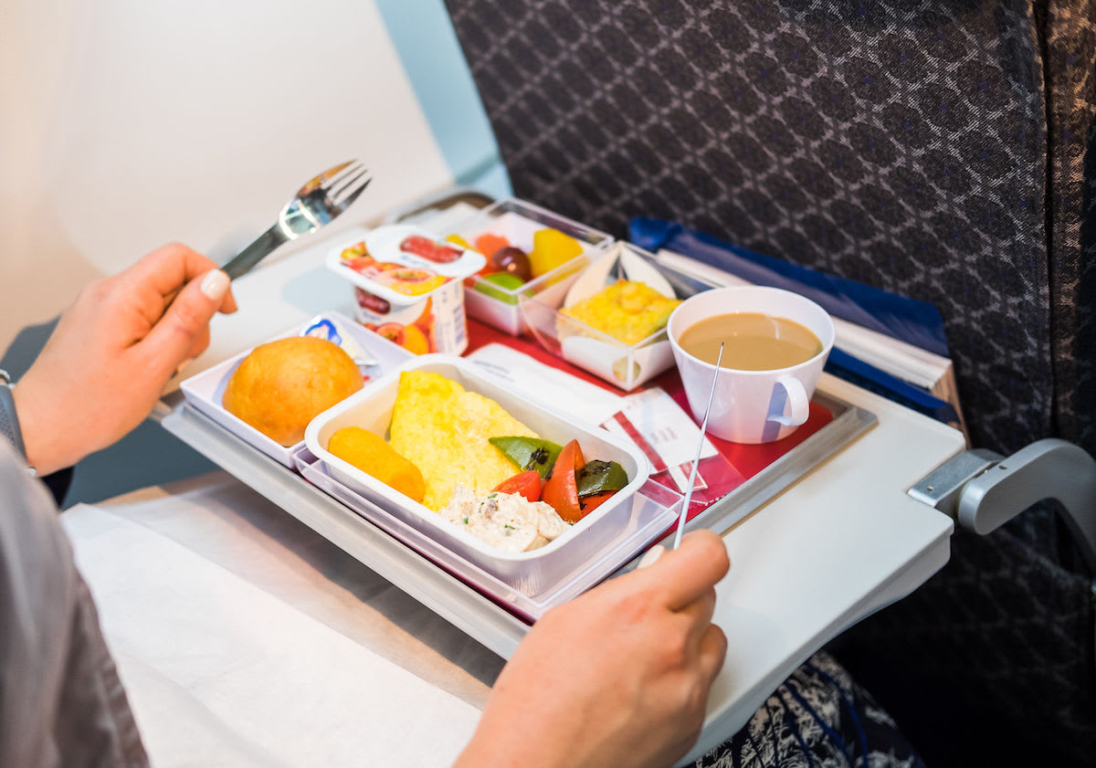 Experts Weigh in: What To Eat Before, During, and After a Flight