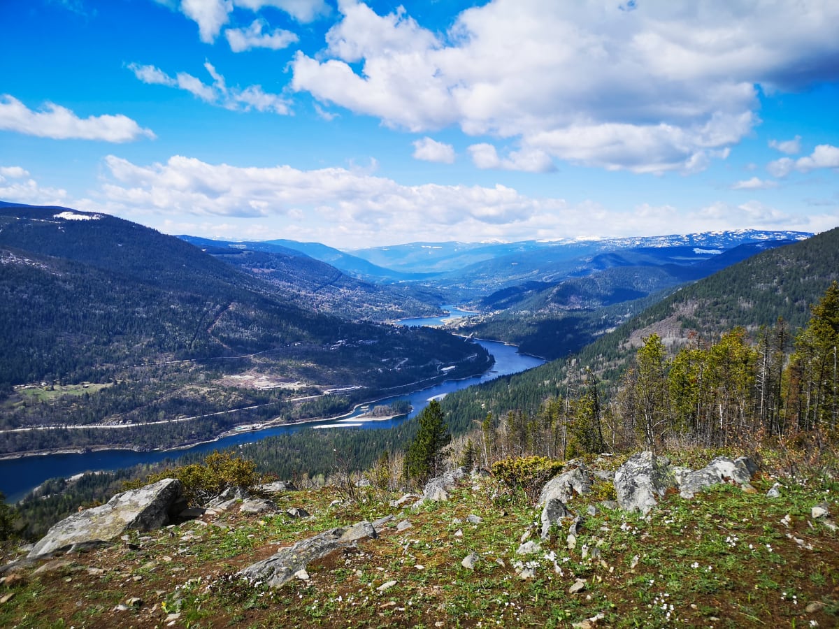 3 fairly easy hikes in Nelson BC with beautiful views