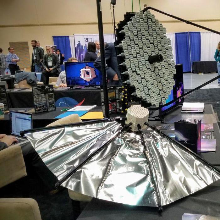 Lego 'LUVOIR' Space Telescope Debuts at Astronomy Conference