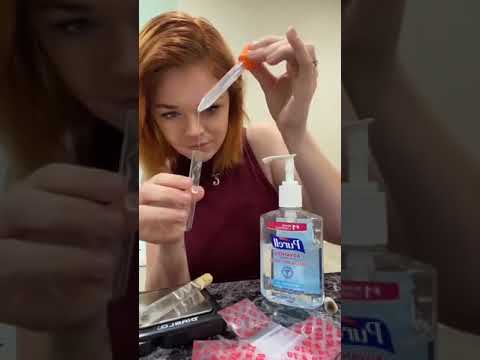 Woman Fills Little Baggies With Sanitiser and Sells Them Secretively - 1109314