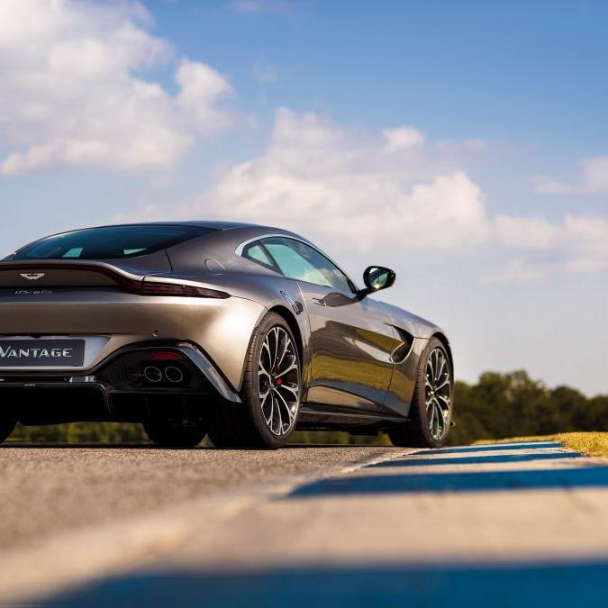 Auto: GP Russia F1 Surprises - Aston Martin Teases New V8 Vantage