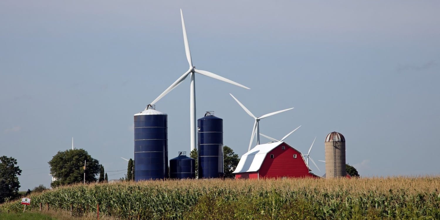 Low interest rates boost US utilities' green energy investments