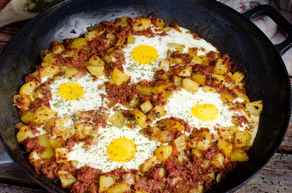 One-Pot Corned Beef Hash - British Breakfast, Lunch or Dinner Recipe