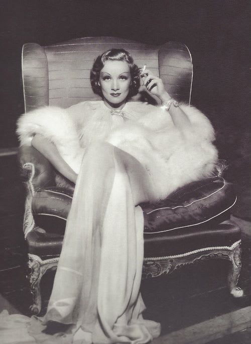 Marlene Dietrich, 1935 | Classic hollywood, Marlene dietrich, Old hollywood