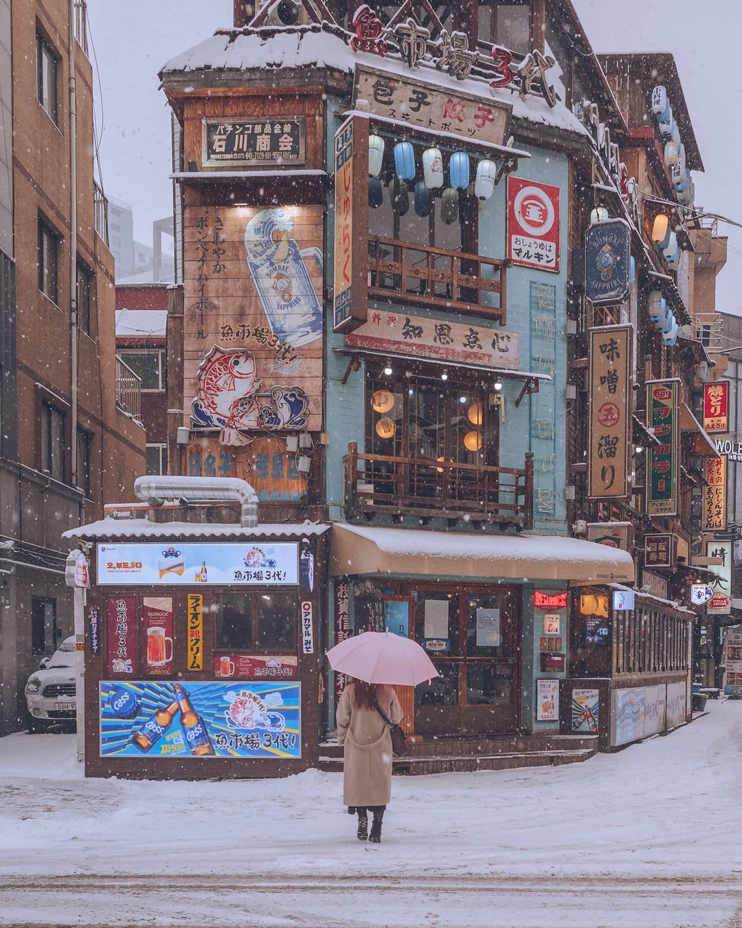 Japanese restaurant in the snow, Mapo District, Seoul, South Korea.