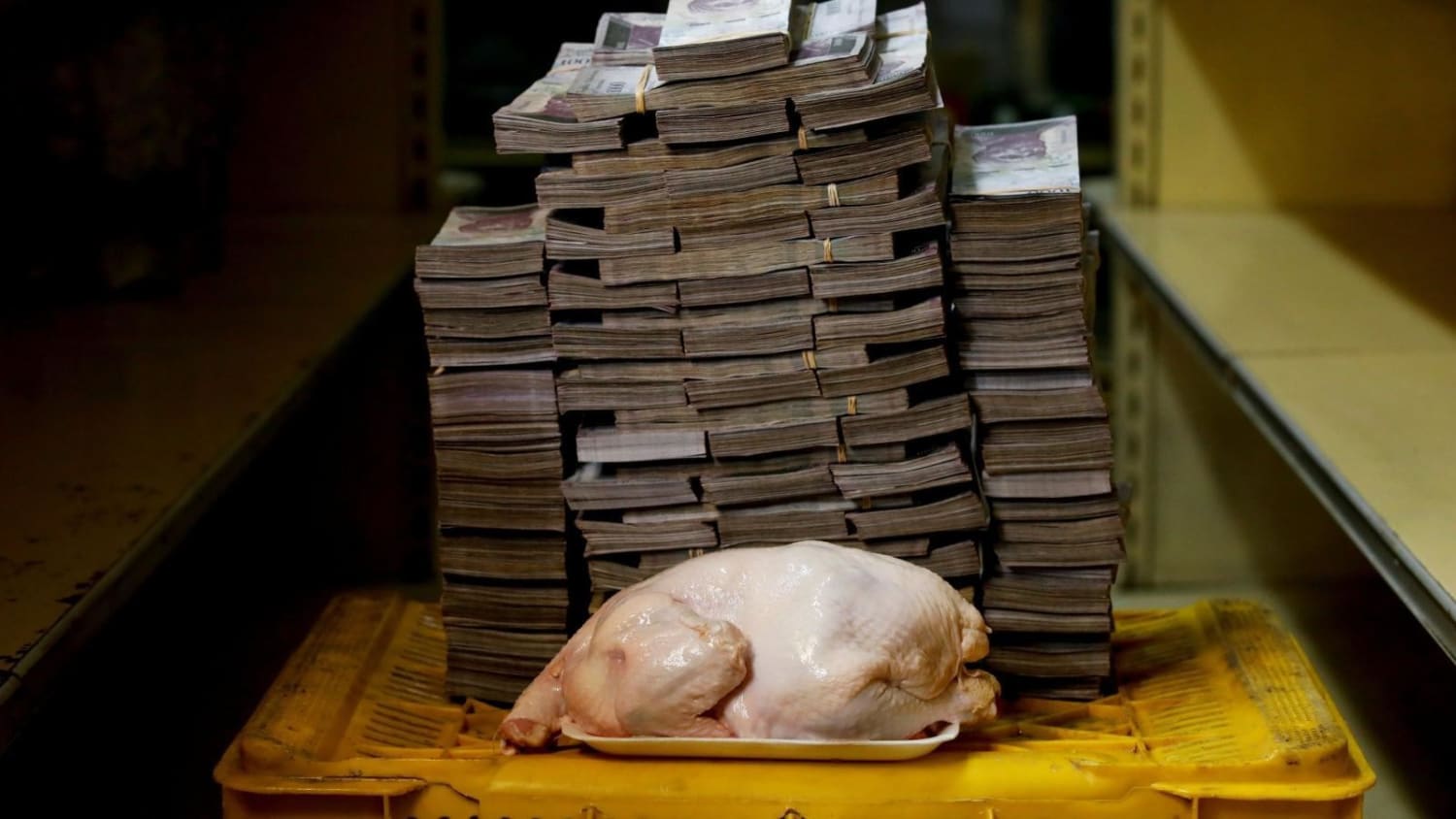 These pictures show just how much cash Venezuelans needed to buy even basic goods