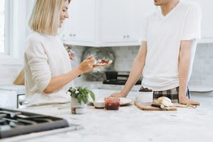 Easy Ways to Create A Healthy Relationship With Food