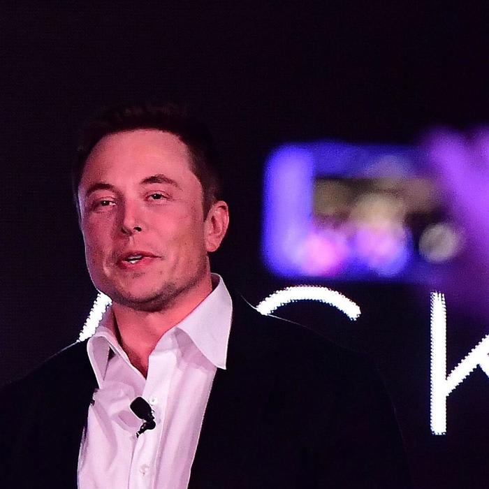 Advice for Elon Musk From Richard Branson, Arianna Huffington and Mark Cuban