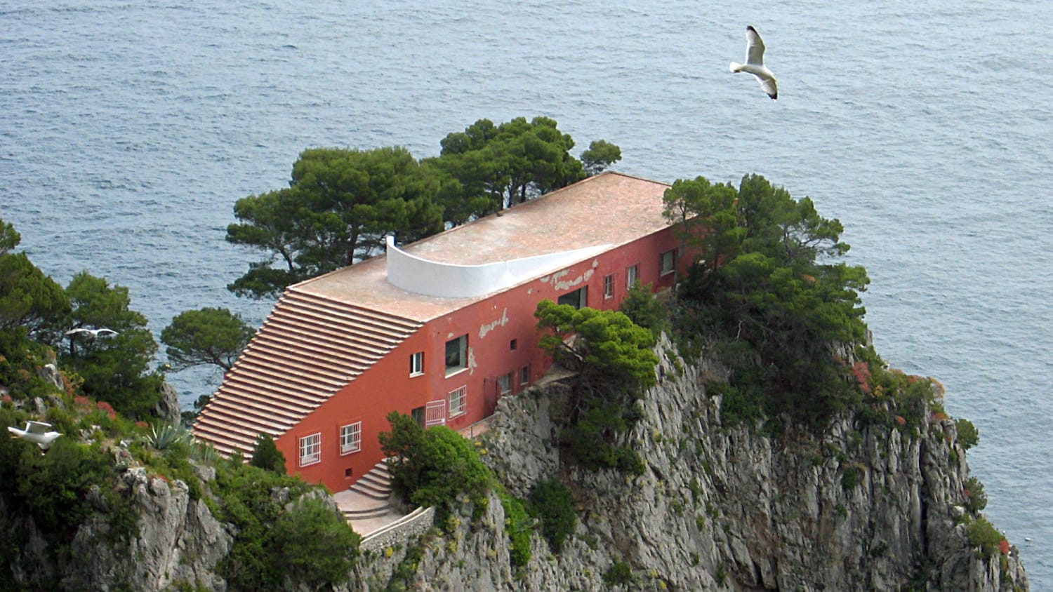 Modernism architecture: Casa Malaparte, 1938, by architect Adalberto Libera, was built on Capri island for Italian writer and film director Curzio Malaparte, who said he build "una casa come me" (a house like me).