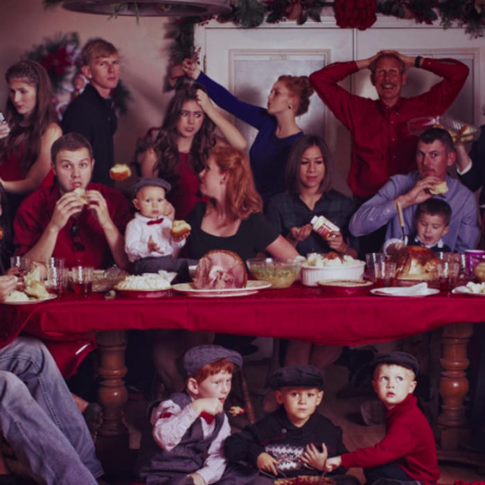 These Holiday Cards Show What Christmas With Your Fam REALLY Looks Like