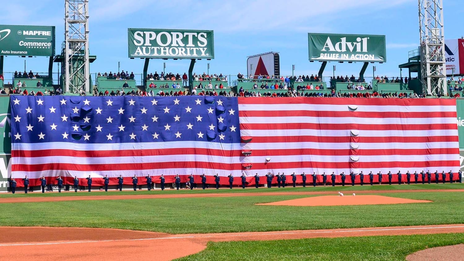 Red Sox, Dodgers, Padres, Reds honor veterans with Memorial Day tributes in empty stadiums