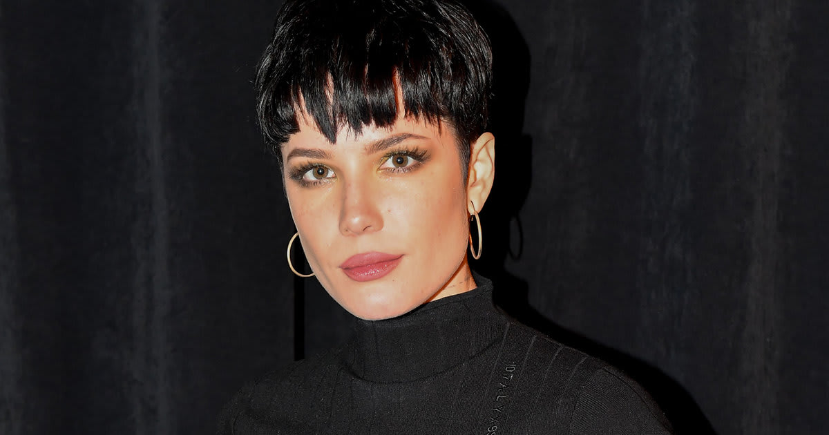 Halsey Says Other Female Pop Stars 'Scared' of Her: 'Nobody Wants to Be My Friend'