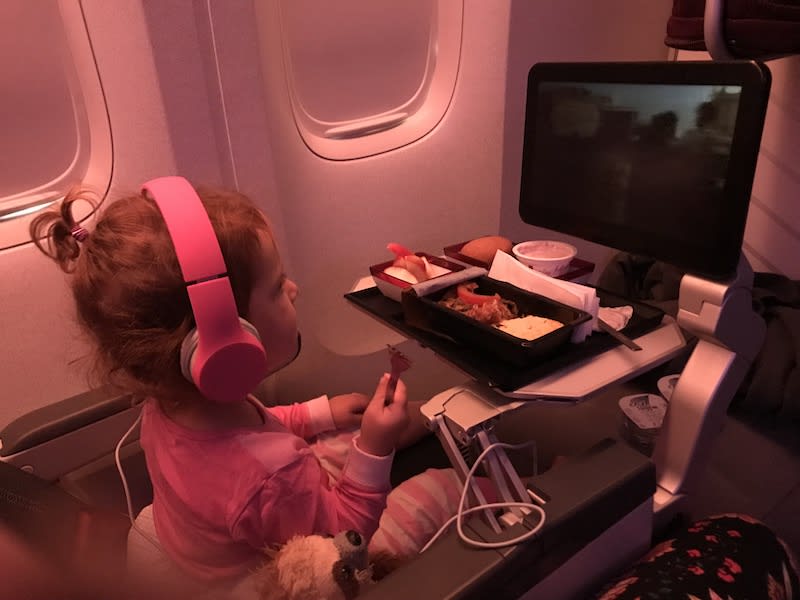 10 tips to overcome jet lag with toddlers