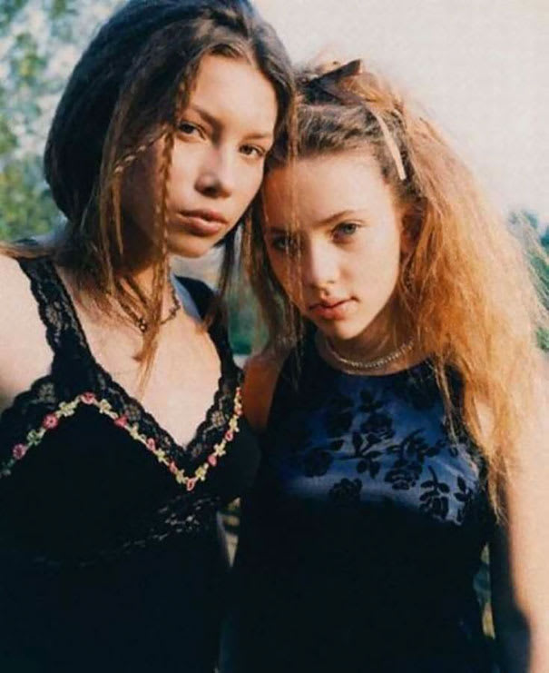 Young Jessica Biel and Scarlett Johansson, late 90s