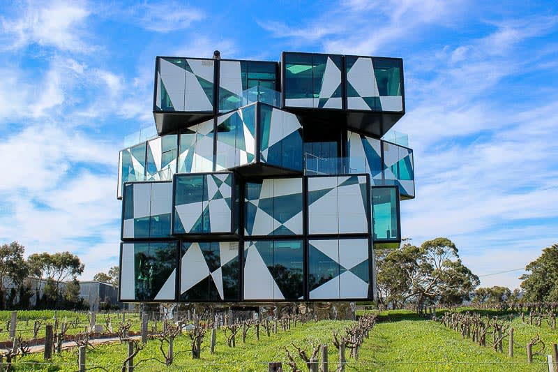 Visiting the d'Arenberg Cube
