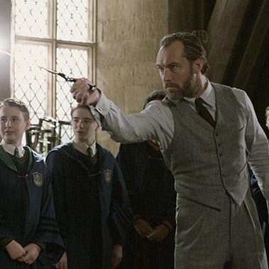 Hot Dumbledore Isn't Enough to Save 'Fantastic Beasts: The Crimes of Grindelwald'