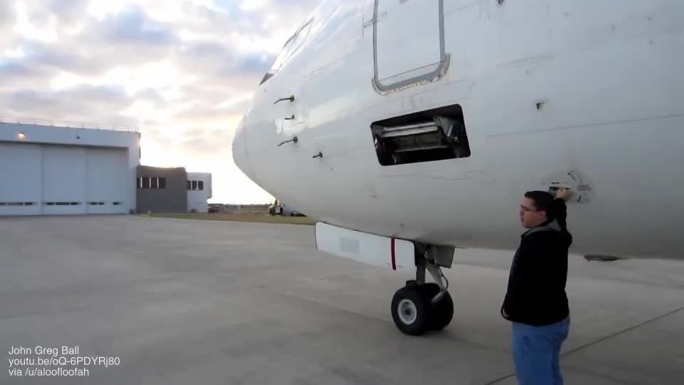 Unfolding air stairs on a Boeing 737