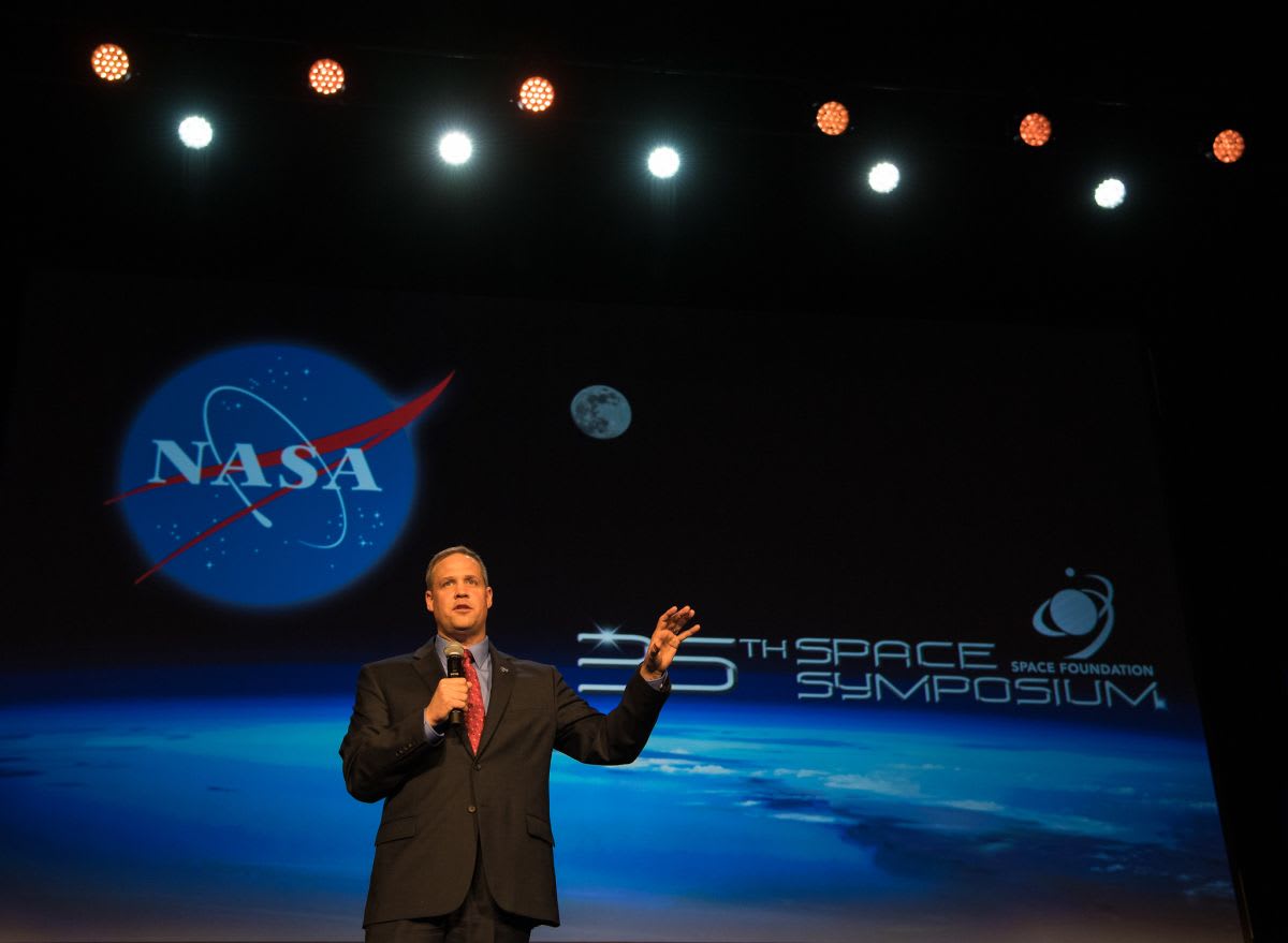 Astronauts on the Moon in 2024? US Can't Do It Alone, NASA Chief Says