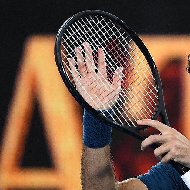 Federer secures win in 100th Australian Open match