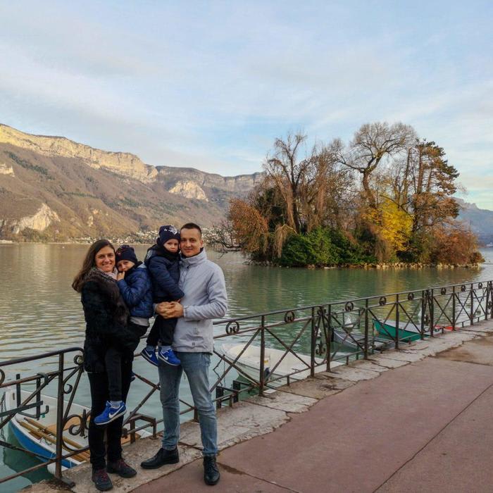 Annecy - a fairytale town in France. Discover France with kids.