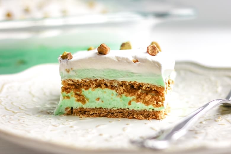 Pistachio Icebox Cake - An Easy Pistachio Pudding Dessert Recipe