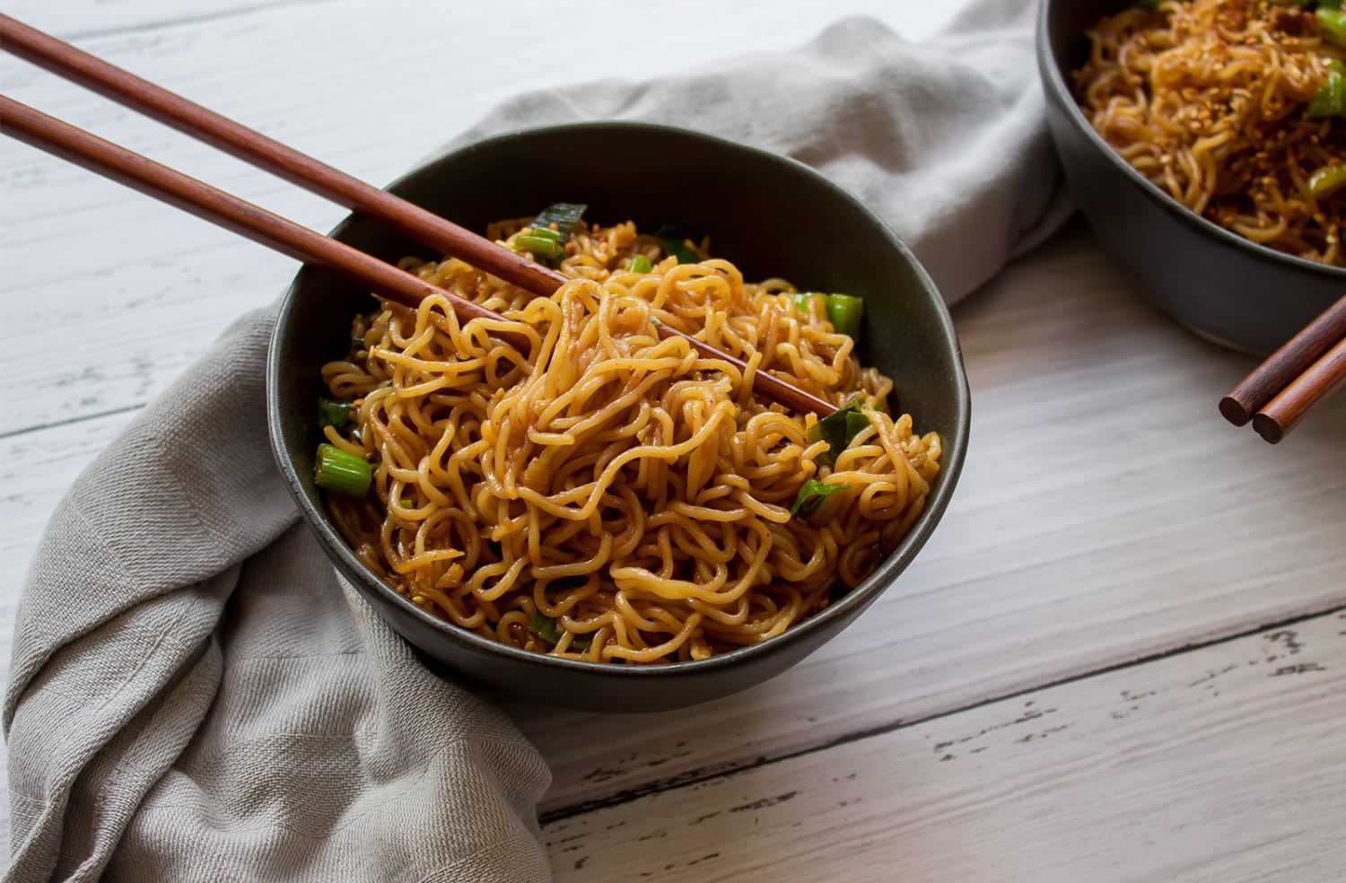 Vegan garlic sesame noodles - Eating Vegan With Me
