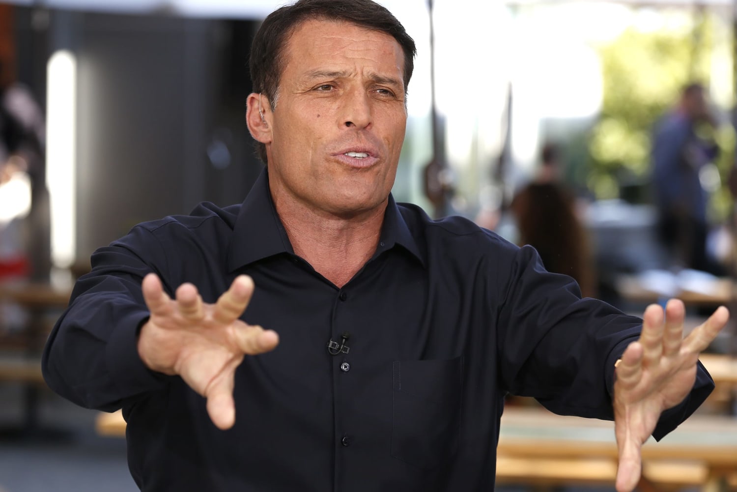 These are the 3 books that Tony Robbins is reading right now to stay inspired